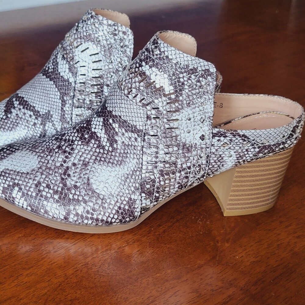 AMS ~ Sz 8 ~ Snake Print ~ Mule Shoes ~ NWOT